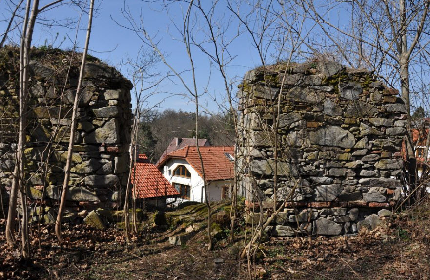 Zřícenina Barokního Zámku Mrač, Czech Republic (Czechia)